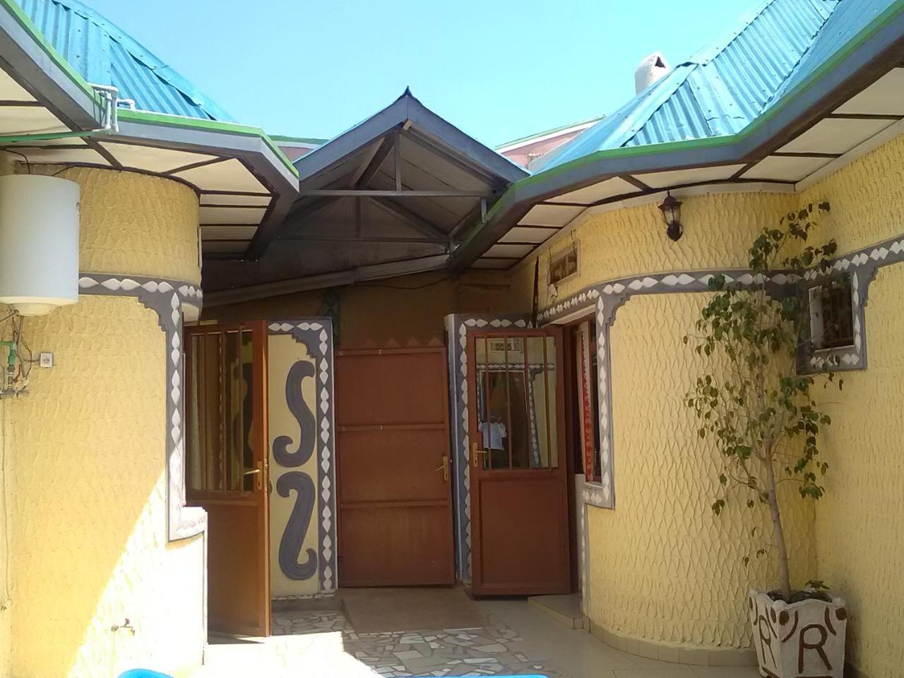 Gloria Motel Cyangugu Екстериор снимка